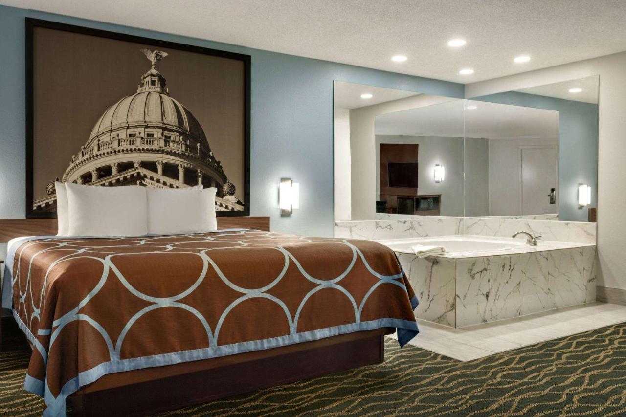Super 8 By Wyndham Pearl/Jackson/East Hotel Exterior photo