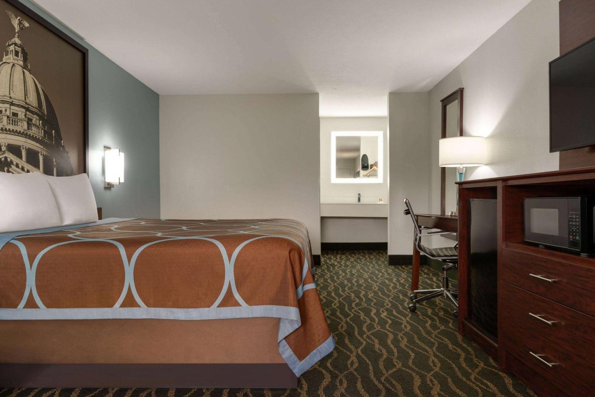 Super 8 By Wyndham Pearl/Jackson/East Hotel Exterior photo