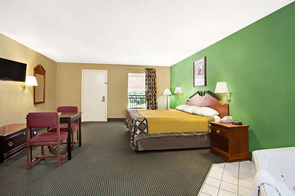 Super 8 By Wyndham Pearl/Jackson/East Hotel Room photo